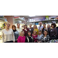 Участники Саммита-2018 (на фото вверху) Верхний ряд слева направо: Лариса Баскакова (Симферополь), Марина Тотиева (Владикавказ), И.Л.Данилина (рук.группы "Моск.коллекционеры"),Татьяна Хлевняк (Воронеж